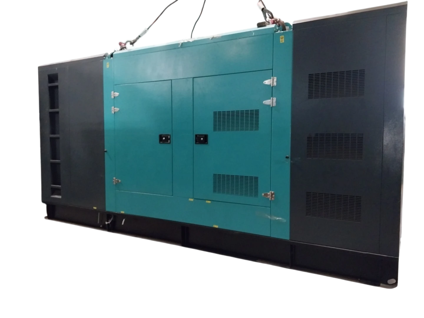 NEW 600KVA CUMMINS KTAA19-G6A GENSET @ 10CU600