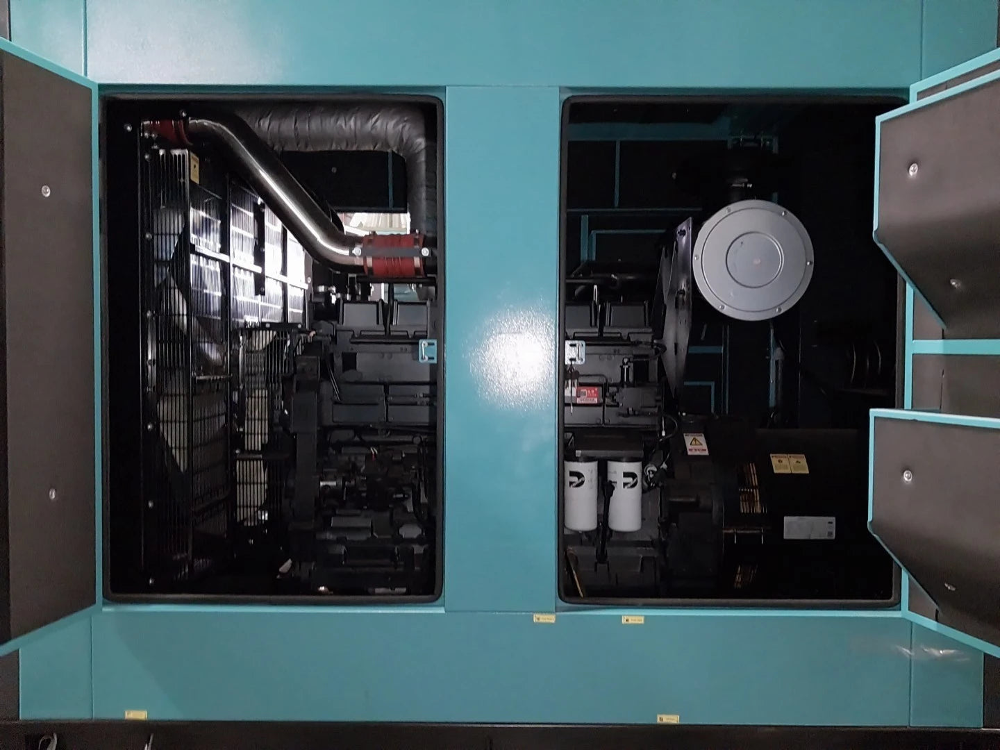 NEW 600KVA CUMMINS KTAA19-G6A GENSET @ 10CU600