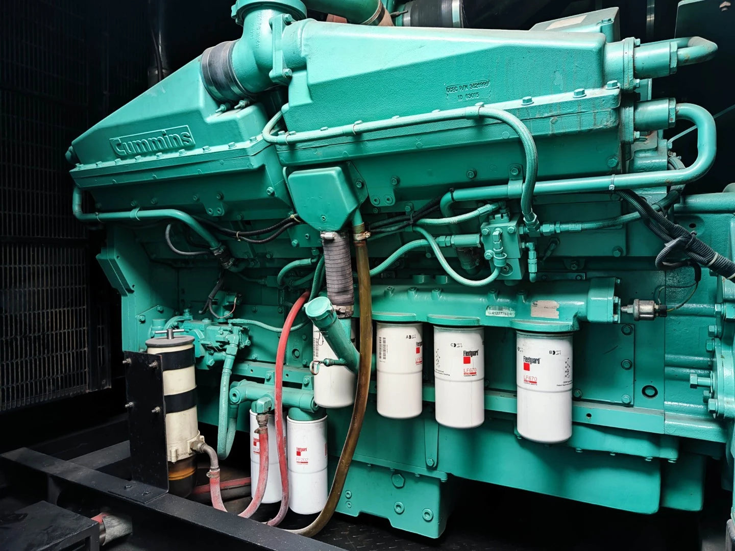 USED 1000KVA CUMMINS KTA38-G5 GENSET @ 13CU1000