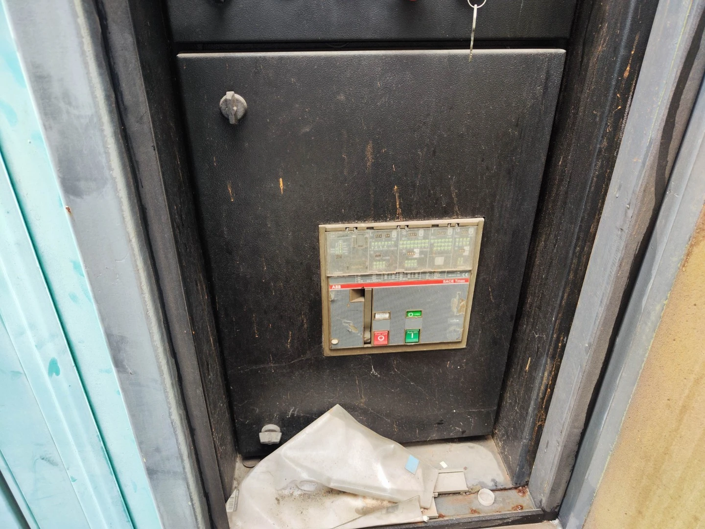 USED 1000KVA CUMMINS QST30-G4 GENSET @ 48CU1000