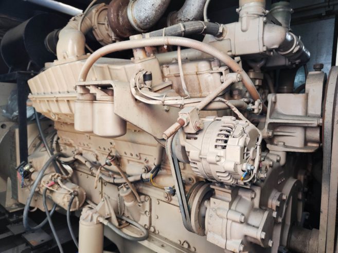 600kVA Cummins VTA-28-G5 Generator Set @ 4CU600
